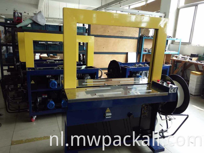 Automatische karton boxstrapping machine/automatische PP -riembindmachine/-banden machine aan riemkartons